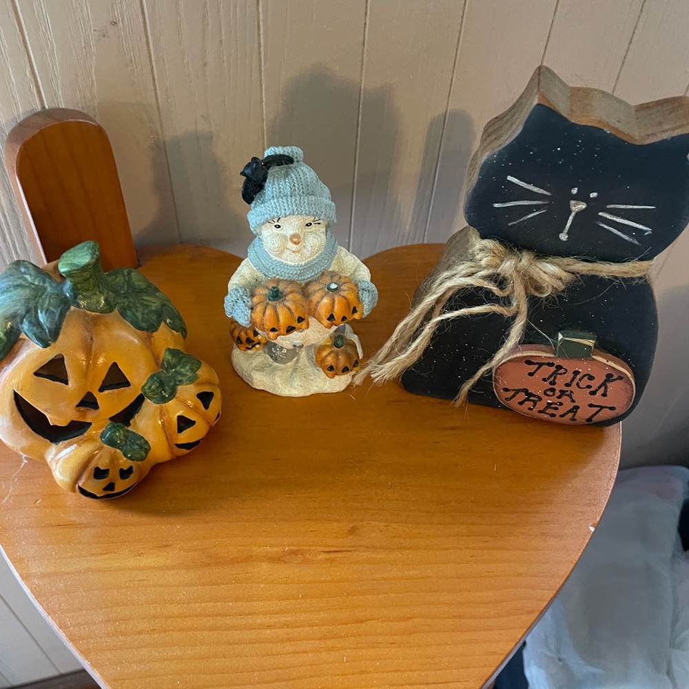 Halloween Decor Set with Pumpkin and Cat